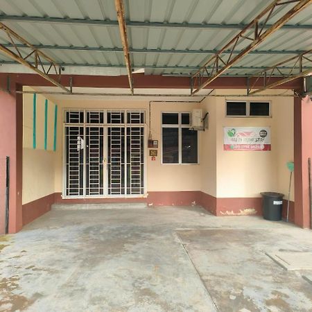 Wafiy Homestay Macang Exterior photo