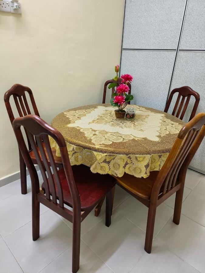 Wafiy Homestay Macang Exterior photo