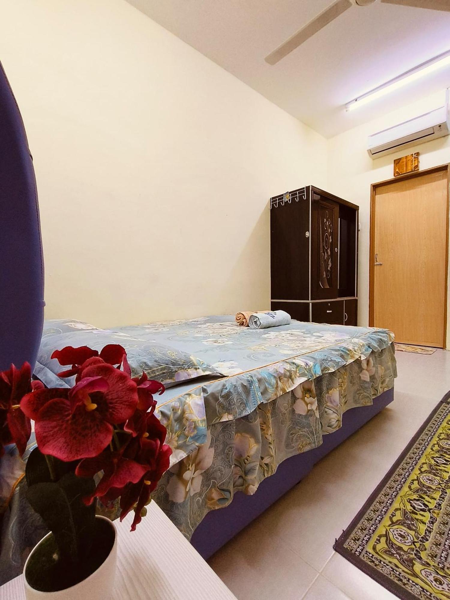 Wafiy Homestay Macang Exterior photo