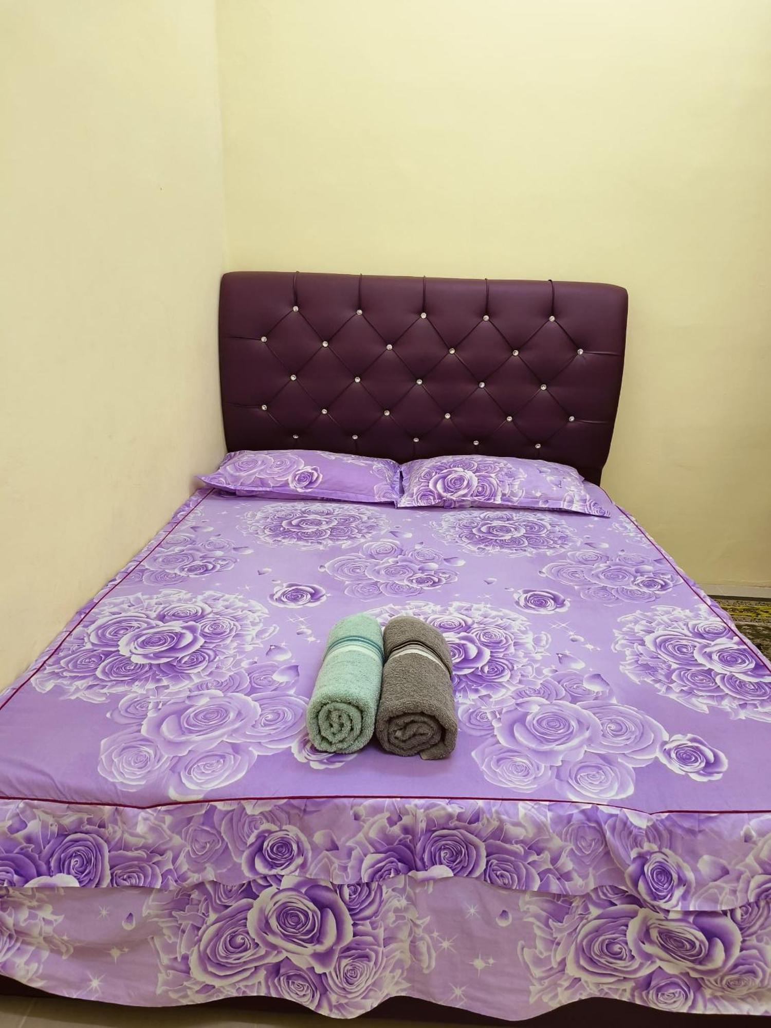 Wafiy Homestay Macang Exterior photo